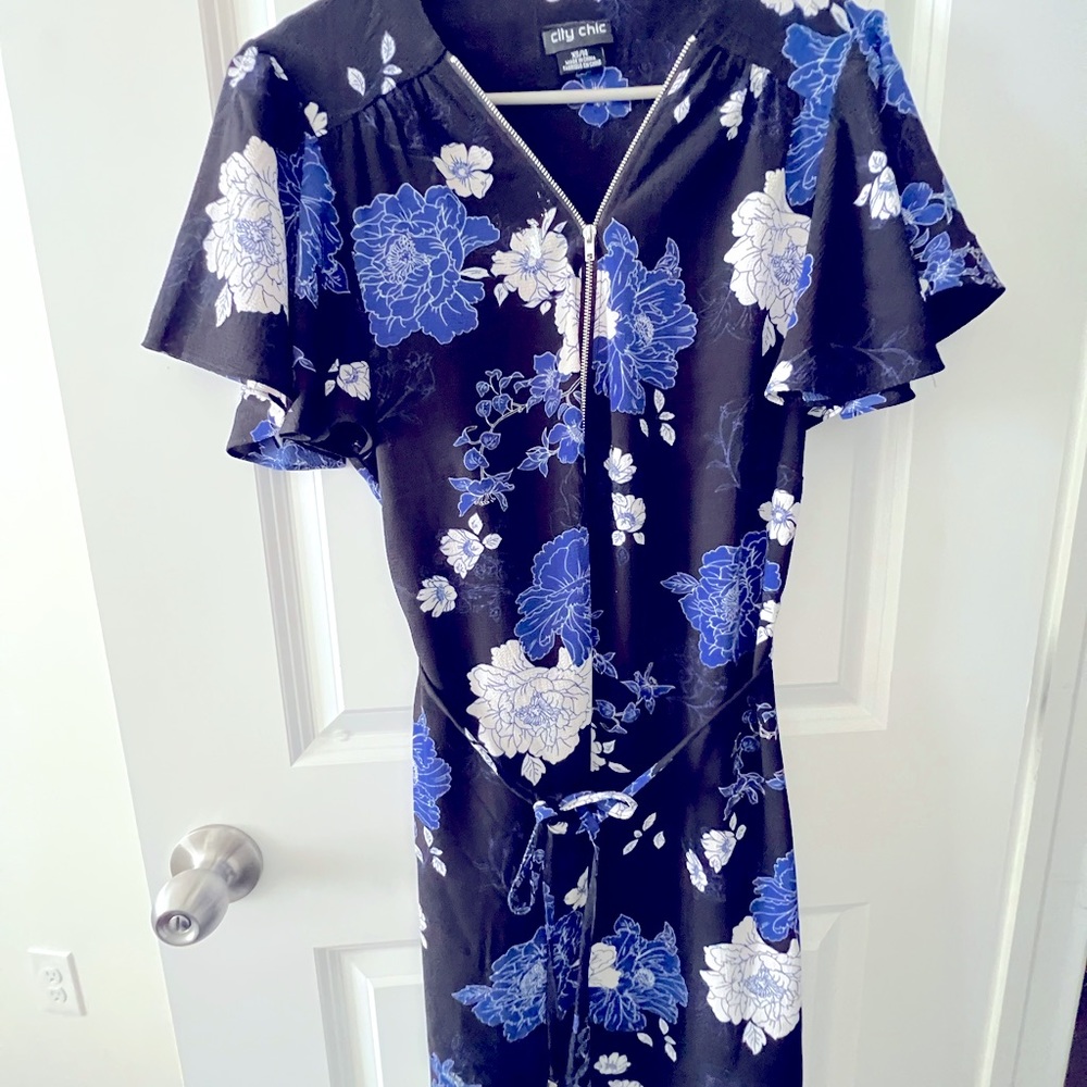 Dress - Picture 3 of 4